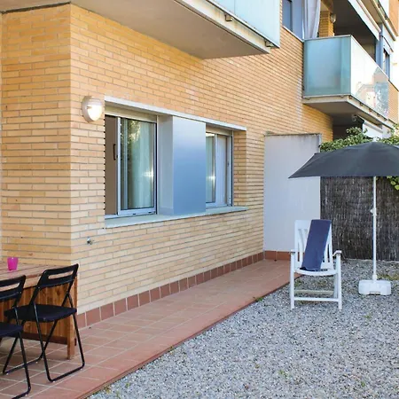 Apartment 2 Bedroom Lovely In *